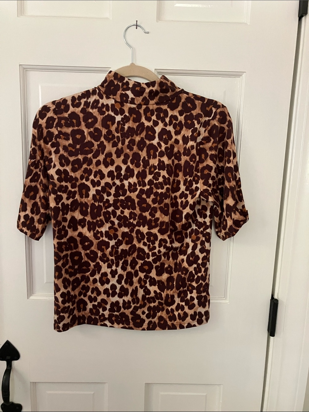 Ann Taylor Brown Leopard-Print Short Sleeve Mock Neck Top - Picture 3 of 4